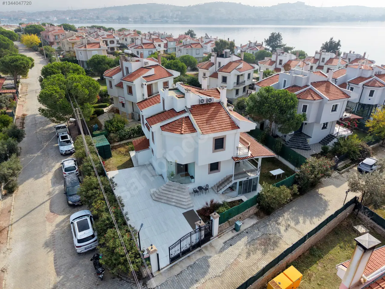 Cunda’da Bahçe, Deniz ve Konfor: Yenilenmiş 6+1 Villa 14