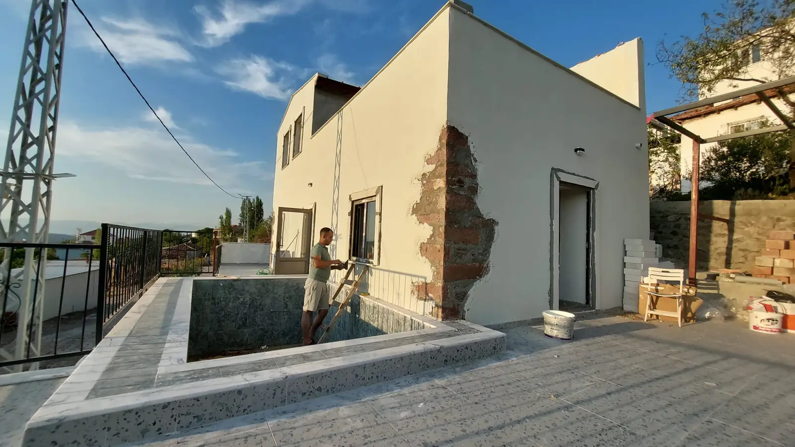 Taşın Sıcaklığı, Ege’nin Mavisi: Havuzlu 3+1 Villa