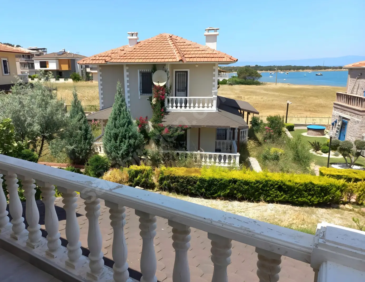 CUNDA’YA 5 DK | DENİZE SIFIR SİTEDE, ÖZEL PLAJLI & İSKELELİ LÜKS 3+1 VİLLA 7