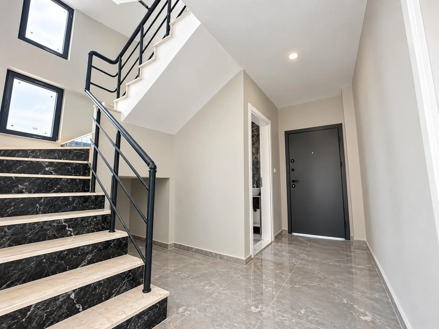 Zeytinlerin Arasında Modern Yaşam: Karaağaç’ta 190 m² 3+1 Villa 11