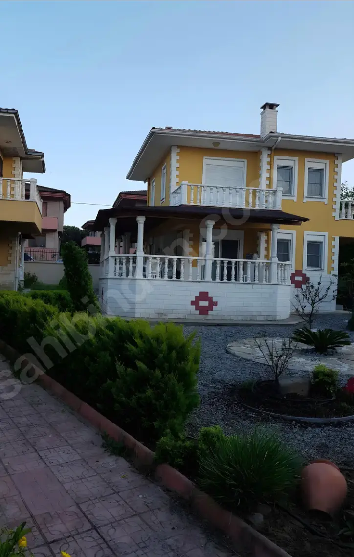 CUNDA’YA 5 DK | DENİZE SIFIR SİTEDE, ÖZEL PLAJLI & İSKELELİ LÜKS 3+1 VİLLA 25