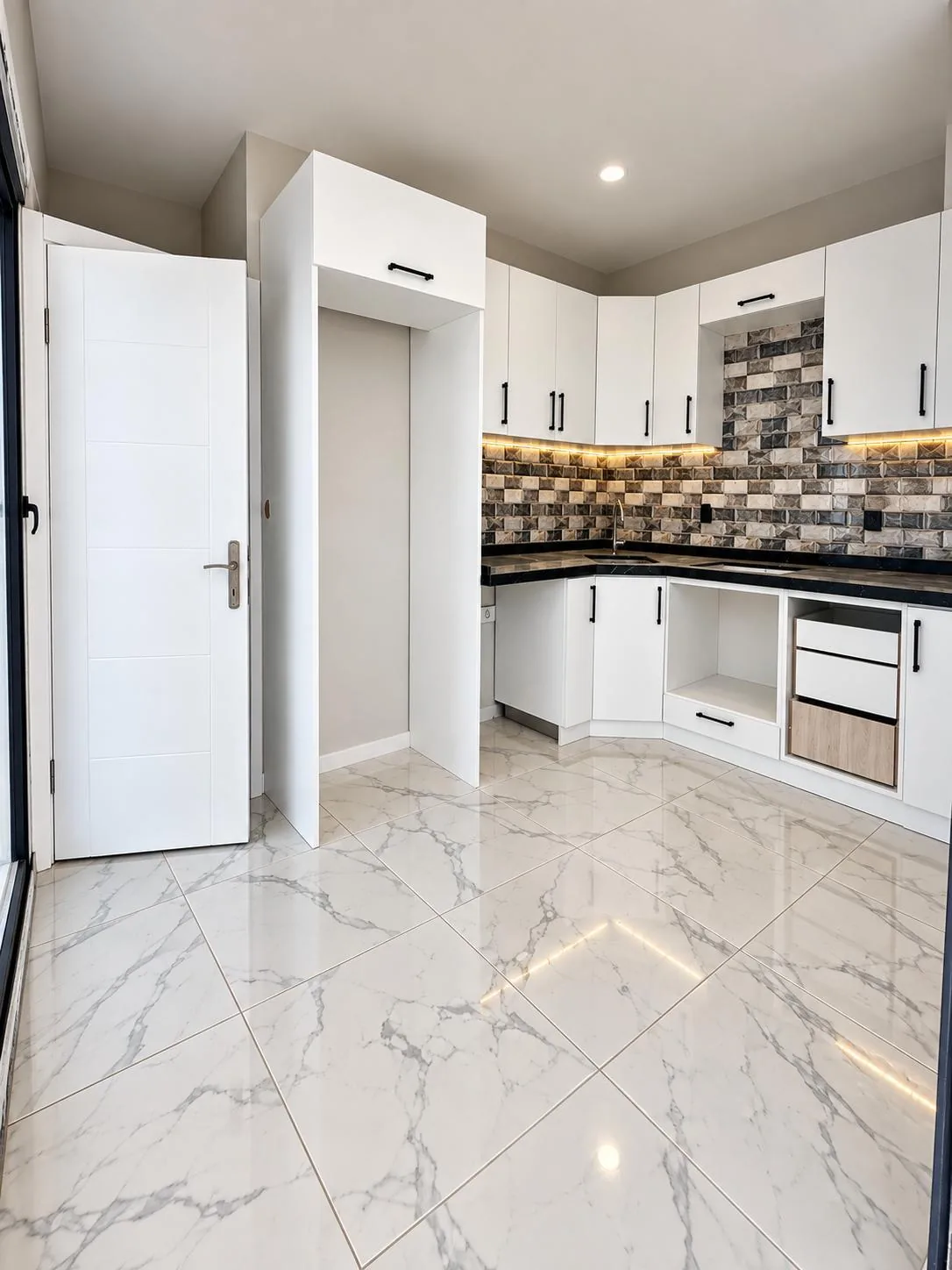 Zeytinlerin Arasında Modern Yaşam: Karaağaç’ta 190 m² 3+1 Villa 10