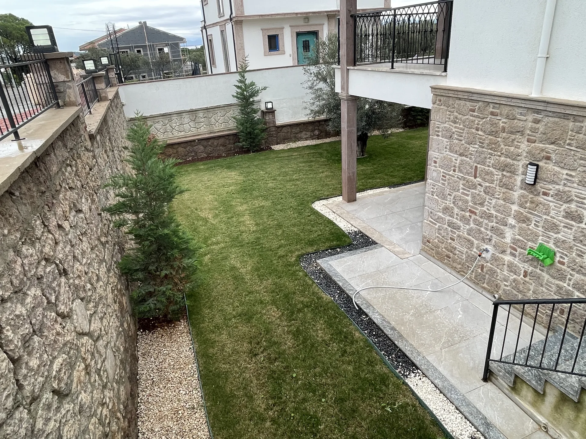 Room for the Whole Family: Brand-New 5-Bedroom Villa with Sea Views in Cunda 7