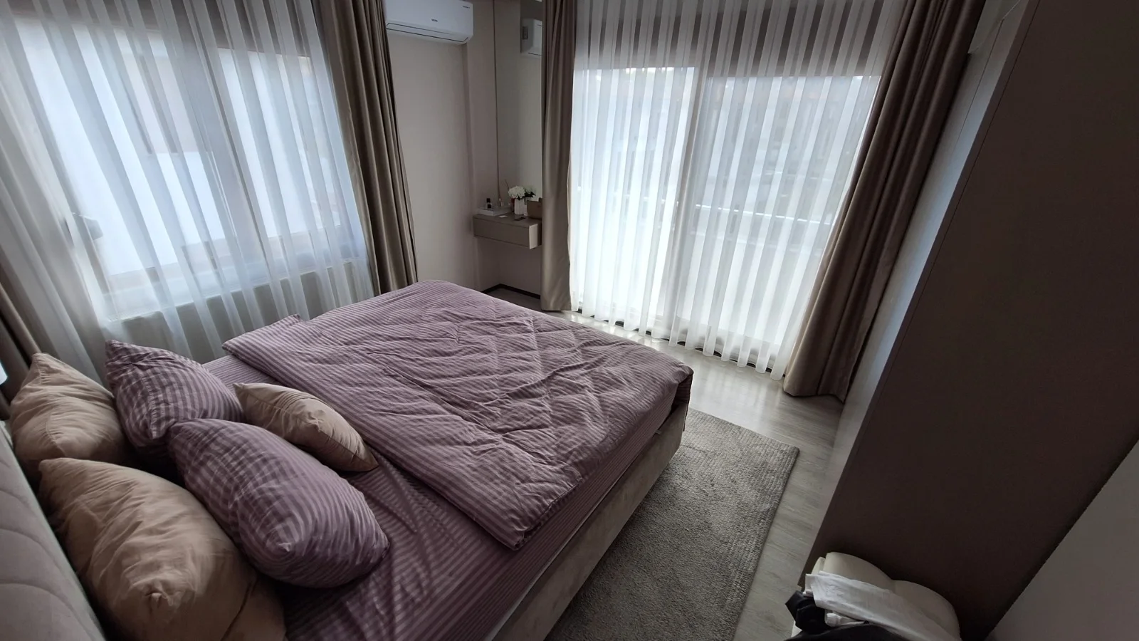 Sahilkent’te bahçe keyfi: Havuzlu ve güvenlikli sitede 5+2 villa 9