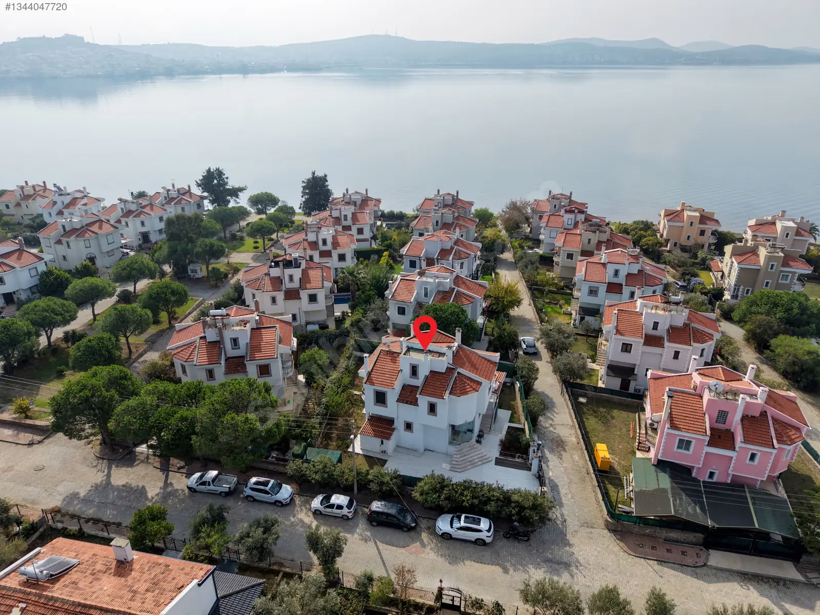 Cunda’da Bahçe, Deniz ve Konfor: Yenilenmiş 6+1 Villa 18