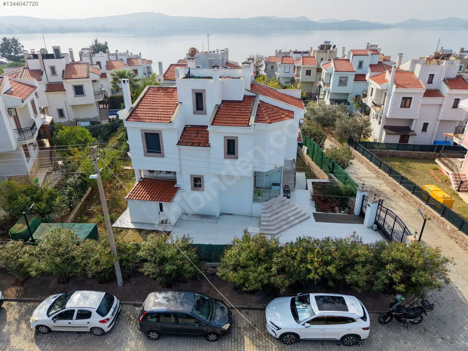Cunda’da Bahçe, Deniz ve Konfor: Yenilenmiş 6+1 Villa 13