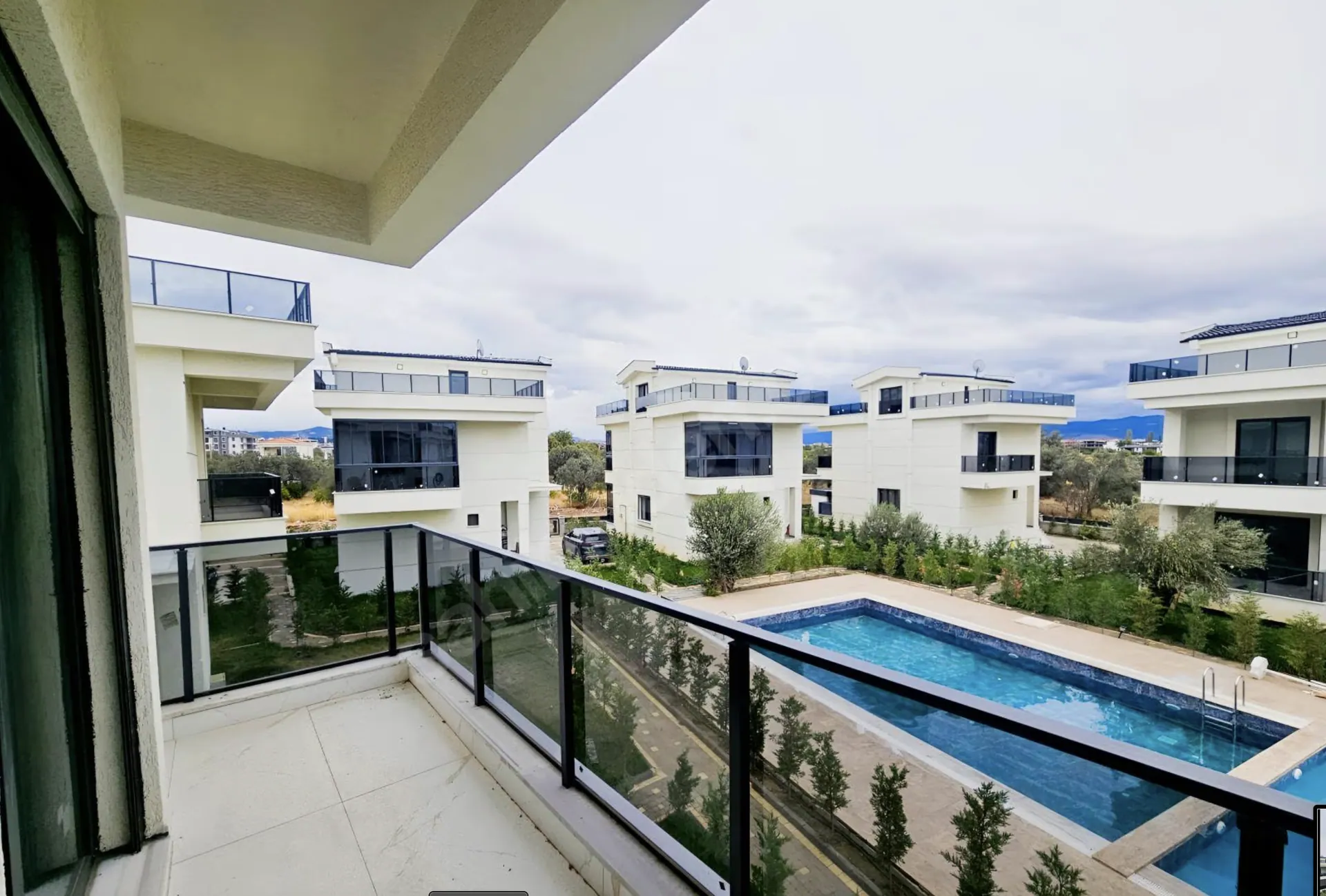 Evde Bir Spa Kaçamağı: Eroğlan’da Özel Hamam ve Saunalı 4+1 Villa 4
